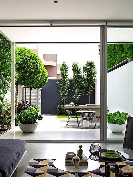 10 Ideas para decoración de Jardines Pequeños en 2020. Menos es más. Decoración simple y moderna