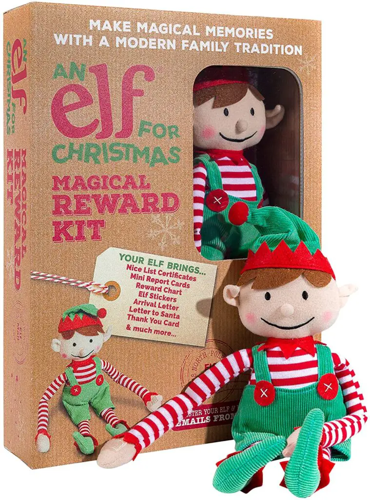 Muñeco de gnomo de navidad o elfo navideño para comprar. En caja de cartón. Muñeco de tela.
